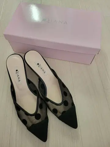 DIANA 도트 무늬 슬립온 뮬 새상품