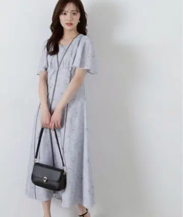 프로포션 바디 드레싱 배색 라인 꽃무늬 원피스