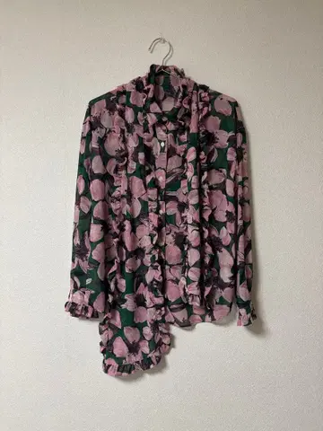 ray beams 프릴 타이 포함 꽃무늬 긴팔 셔츠