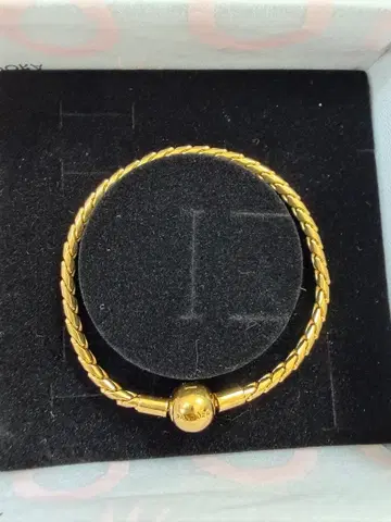 Pandora 골드 팔찌 2점과 실버 키링