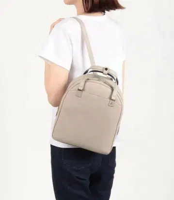 agnes b. 가죽 백팩 베이지