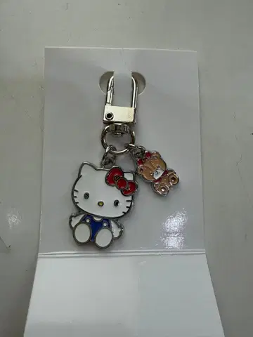 키티 산리오 시크릿 키링 - 소중한 친구와 함께