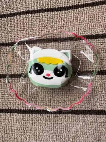 고양이 얼굴 캐릭터 굿즈