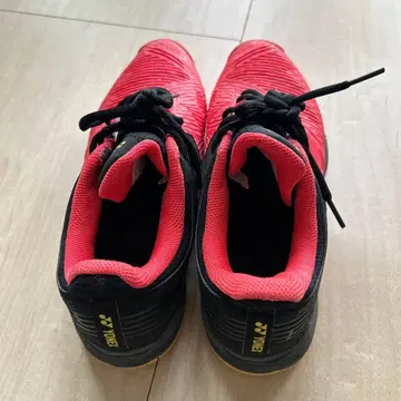 YONEX 테니스화 빨간색/블랙