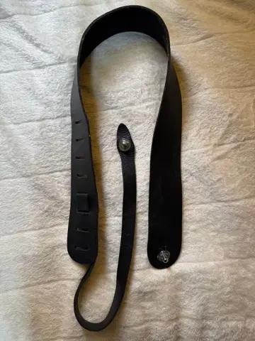 블랙 가죽 기타 스트랩