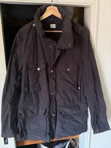 CP COMPANY 다크 브라운 나일론 자켓