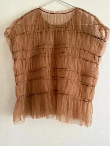 Ray BEAMS 튤 셔링 T셔츠 모카