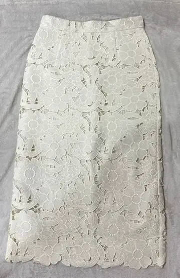 MERCURYDUO 화이트 레이스 타이트 스커트 거의 새상품 게릴라 세일