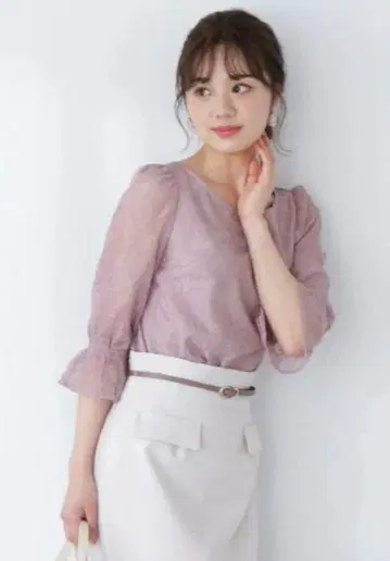 Proportion Body Dressing 튤 자수 블라우스