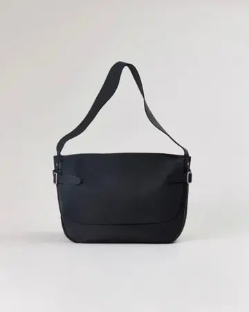 NICENESS L.HEFNER BLACK