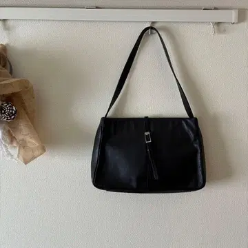 아네스베 백 원숄더 블랙 가죽 포멀