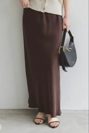 NOBLE 큐프라 새틴 내로우 A라인 스커트