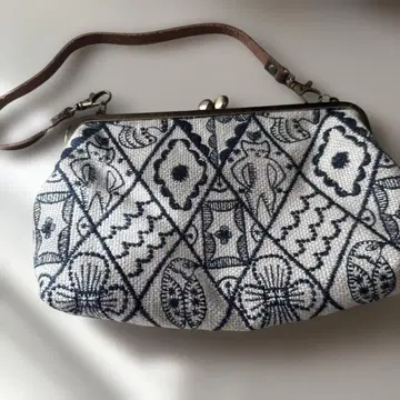 핸드메이드 미나 페르호넨 빅 가마구치 파우치 백