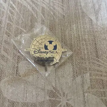 도쿄디즈니씨 나침반형 핀 배지