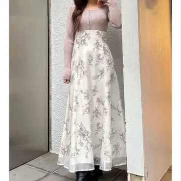 MERCURYDUO 백 레이스업 버튼 니트 도킹 꽃무늬 원피스