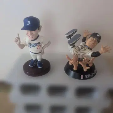 Dragons Hoshino 77 피규어와 한신 우승 던지기 피규어