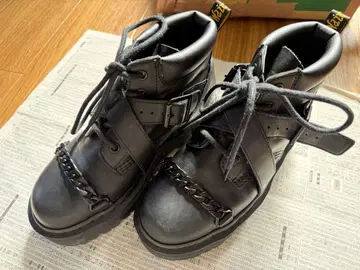 닥터마틴 부츠 보우만 크로스 스트랩 통굽 체인 23cm