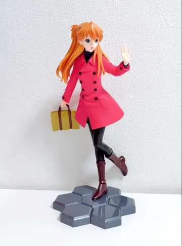 신세기 에반게리온 프리미엄 코트 피규어 '아스카'