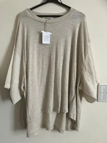 택 포함 츠무구 timugus 베이지 반팔 T셔츠