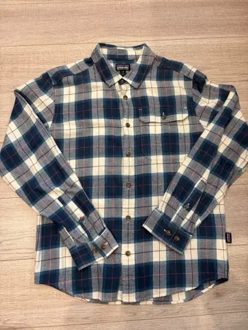 파타고니아 라이트웨이트 피요르드 플란넬 셔츠 사이즈 XS