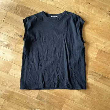 AURALEE 블랙 슬리브리스 T셔츠 사이즈 1