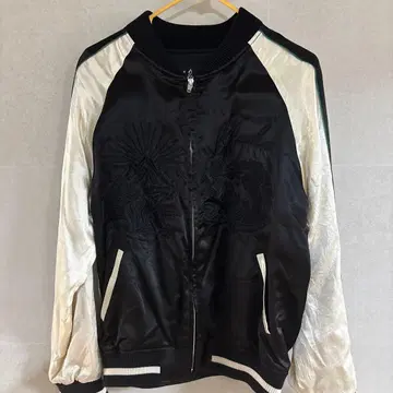 새틴 스카잔 블랙 앤 화이트 자수