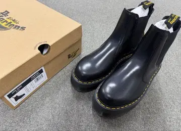 한정판 닥터마틴 2976 통굽 사이드 고어 부츠 UK4