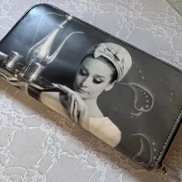 흑백 오드리 헵번 장지갑