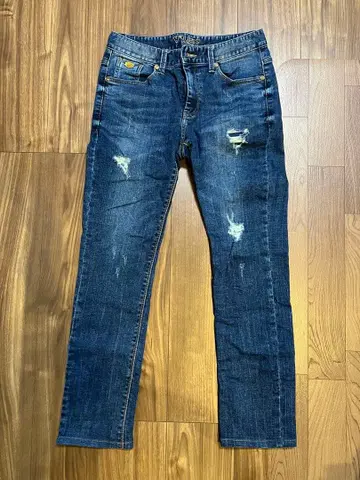 GUESS 데미지 가공 스키니 청바지
