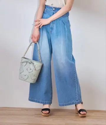 벨트 포함 와이드 데님 팬츠 트란테안 손 드 모드