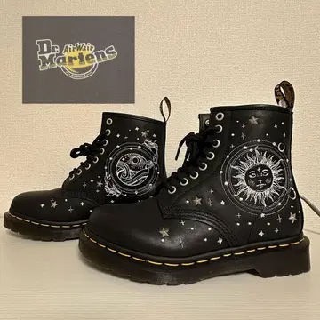 레어 닥터마틴 부츠 자수 8홀 COSMIC