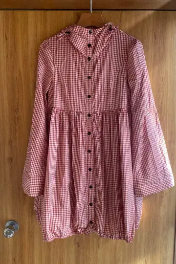 아네스베 빨간색 깅엄 체크 레인코트