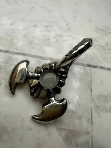 silver925 돌이 달린 전갈 모양 펜던트 탑