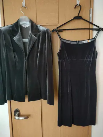 그레이 벨로아 자켓과 슬립 드레스 세트