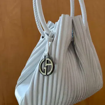 Giorgio Armani 로고 키링 화이트 백참