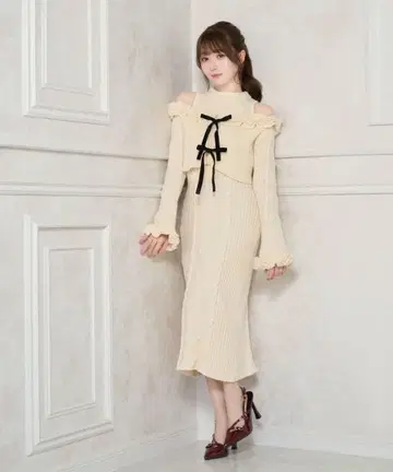 Rosemuse 로제뮤즈 Cable knit o/p set 아이보리