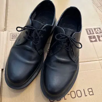 블랙 가죽 닥터마틴 블랙 스티치 1461 MONO 27.0CM