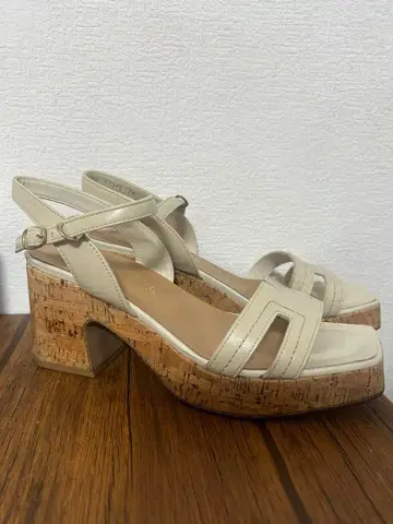 [ 새상품급 ] DIANA 천연 가죽 샌들 24cm