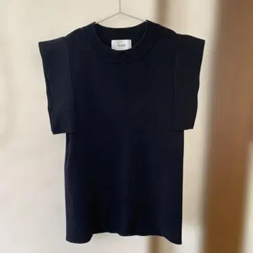 CLANE SQUARE SLEEVE KNIT 사이즈 2