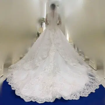 카츠라 유미 웨딩 드레스