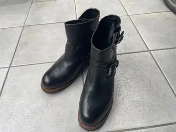 블랙 가죽 엔지니어 부츠 버클 포함