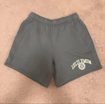 Lululemon 그레이 숏팬츠