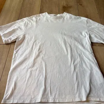 가격 인하! A.PRESSE 화이트 크루넥 T셔츠 아프레쎄