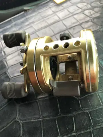 SHIMANO CALCUTTA 201XT 시마노 칼카타