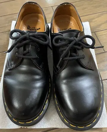 닥터마틴 3홀 UK4