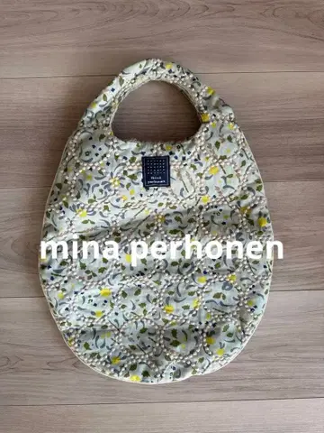 새상품급 미나 페르호넨 에그백 mina perhonen 이세탄 한정
