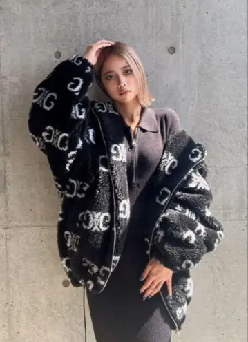 GYDA 로고 오버 사이즈 플리스 자켓