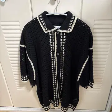 niko and 크로셰 뜨기 라인 니트 셔츠