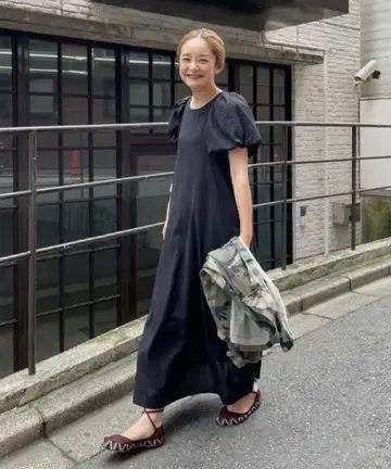 백 숄더 퍼프 슬리브 드레스