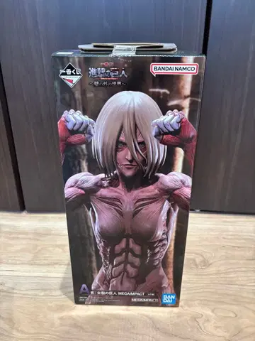 제일복권 진격의 거인 여자형 거인 피규어 A상